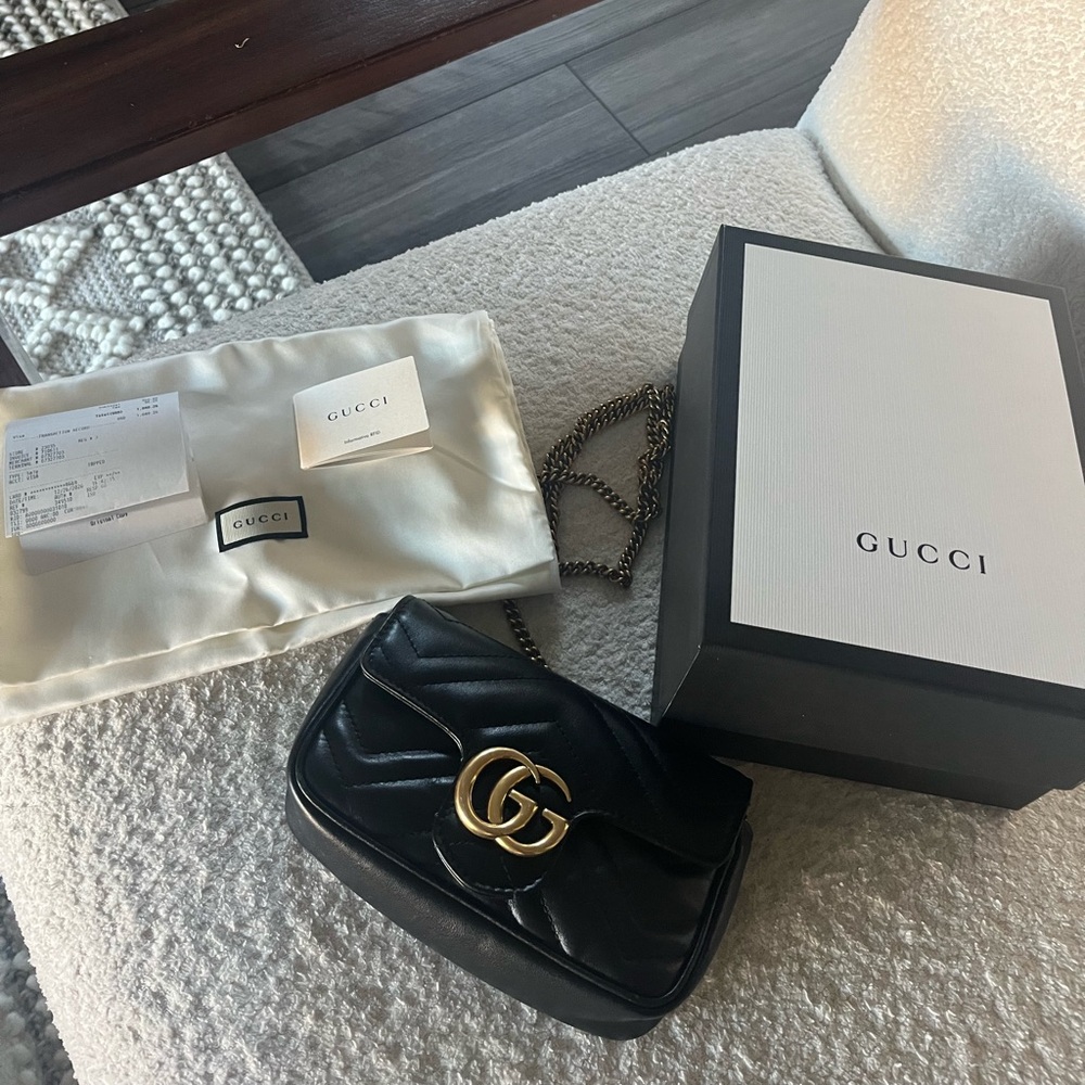 LIKE NEW Gucci W/Receipt! GUCCI GG Marmont Matelasse Leather Super Mini